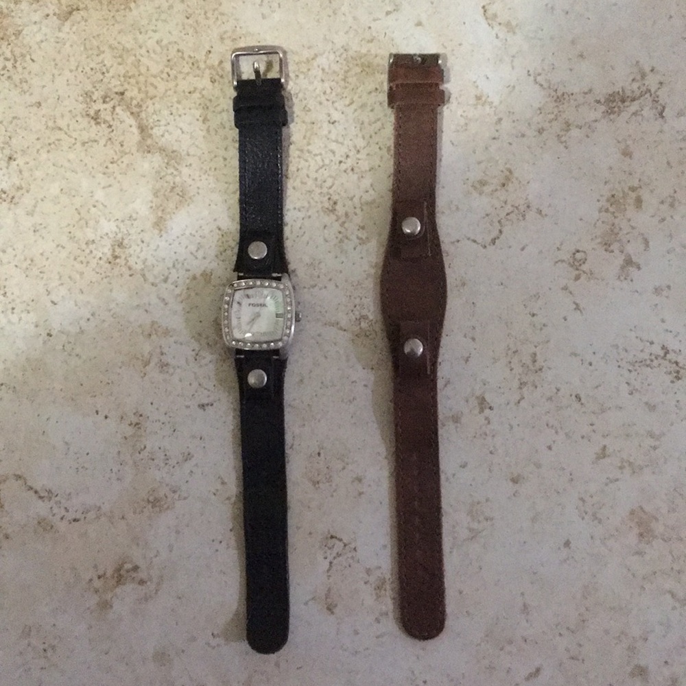 Fossil watch with interchangeable band